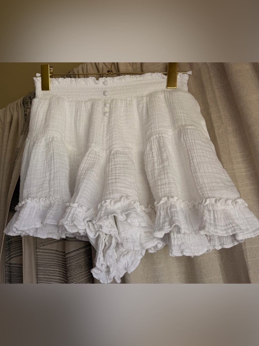 American Eagle White Gauze Tiered Ruffle Shorts – Size Small